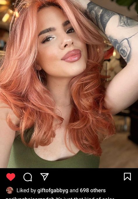 Peach hair with money pieces Cowgirl Copper Hair With Blonde Money Pieces, Coral Money Piece Hair, Ginger Hair With Pink Money Piece, Peach Money Piece Hair, Copper Hair With Money Piece, Pink Money Piece, Pink Money, Money Pieces, Peach Hair