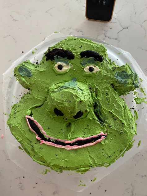 Goofy Cake, Shrek Cake, Bad Cakes, Ugly Cakes, Cake Fails, Green Cake, Funny Birthday Cakes, Green Giant, Pretty Birthday Cakes