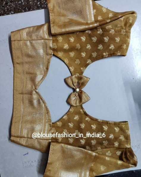 Blause Nack Design Latest, Back Pattern Blouses For Sarees, Different Blouse Designs Boat Neck, Back Neck Designs For Blouses Latest, Boat Neck Back Design Blouses, Blouse Neck Models Latest, Blause Nack Design Back, New Blouse Designs Fashion 2024, Normal Blouse Designs Back Neck