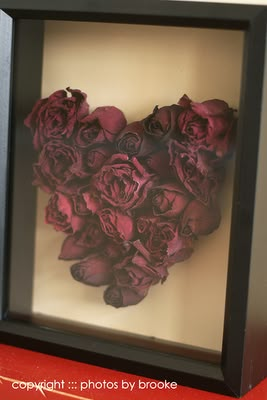 Neat ideas for those left over flowers someone special gave you! Heart Shadow, Rosé Heart, Bohol, E Card, Arte Floral, Crafty Craft, Here Comes The Bride, Decoration Design, San Valentino