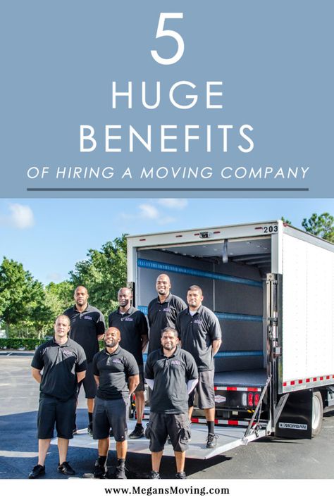 Not sure if you should bother hiring a moving company? Before you decide, consider these 5 big benefits of hiring a moving company instead of doing it yourself. Unpacking After Moving, Apartment Moving Checklist, Move In Checklist, Moving Help, Inmobiliaria Ideas, Benefits Of, Best Movers, First Home Buyer, Professional Movers