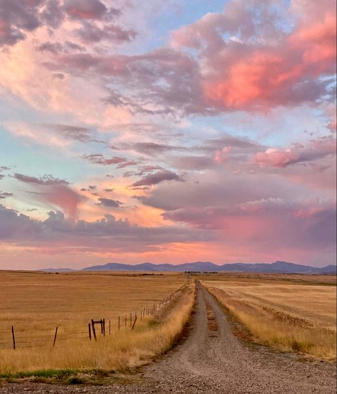 Highwood Mountains at sunrise. Mountains At Sunset, Art Reference Landscape Photo, Sunrise Paintings, Sunrise Over Mountains, Peaceful Colors, Montana Sky, Sunrise Farm, Sunrise Mountain, Sunset Mountains