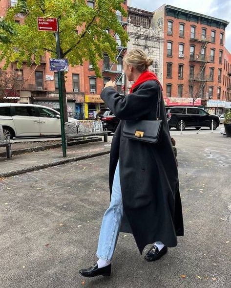 13 Elevated Winter Outfit Ideas With Long Coats | Who What Wear Long Wool Coat Outfit, Black Wool Coat Outfit, Long Black Coat Outfit, Wool Coat Outfit, Black Coat Outfit, Long Coat Outfit, Winter Coat Outfits, Black Trench Coat, Knee Length Coat