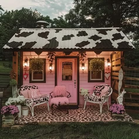 Small She Shed Ideas, Small She Shed, Tiny She Shed, Shed Decorating Ideas, She Shed Decorating Ideas, Dollhouse Cottage, She Shed Office, Tiny Shed, Cottage Garden Sheds