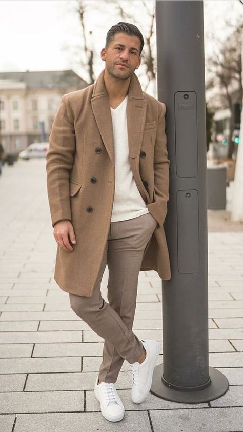 Camel Coat Men, Mens Turtleneck Outfits, Turtleneck Outfit Men, Mens Clothing Styles Streetwear, Winter Outfits For Men, Mantel Outfit, Paris Mens Fashion, Aesthetic Outfits Men, Trendy Mens Fashion