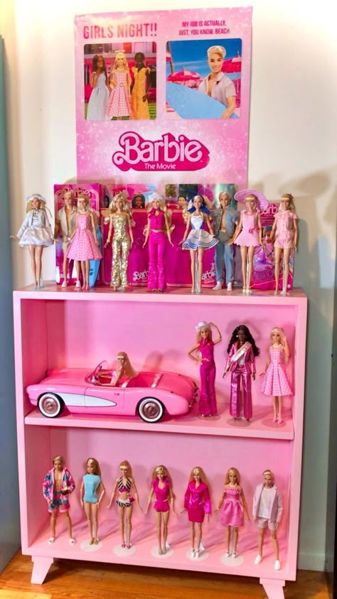 Barbie Display Ideas, Barbie Doll Display, Barbie Shelf, Barbie Movie Dolls, Movie Display, Barbie Display, Aqua Barbie Girl, Barbie Doll Collection, Barbie Room Decor