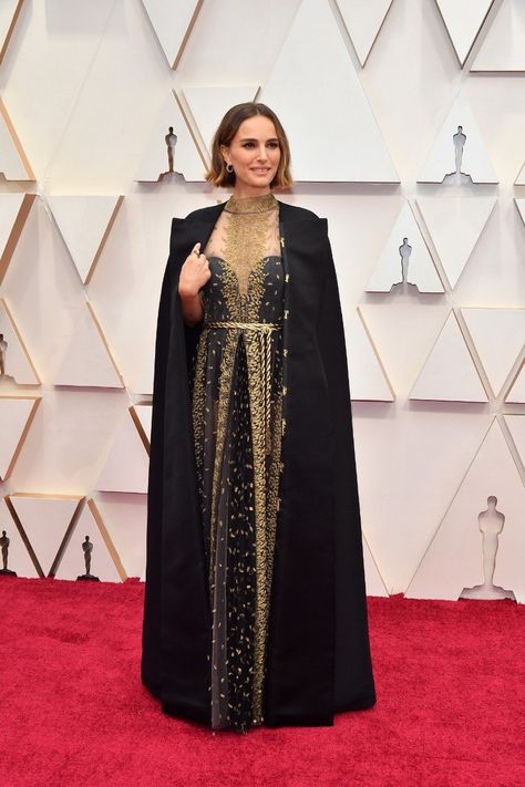 Natalie Portman Oscar 2020 Natalie Portman Oscar, Oscars 2020 Red Carpet, Vestidos Oscar, Oscar 2020, Oscars 2020, Dior Gown, Luke Perry, Oscars Red Carpet, Carpet Outfits