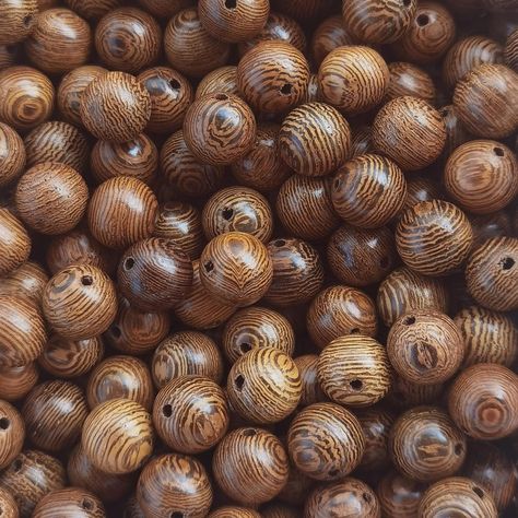 Amazon.com: INSPIRELLE 800pcs 8mm Dark Brown Wooden Beads Undyed Natural Stripe Round Wood Loose Craft Beads for Bracelets and Jewelry Making Wood Beads Jewelry, Beads For Bracelets, Diy Armband, Craft Beads, Wood Bead Bracelet, Bracelets Diy, Large Hole Beads, African Beads, Craft Accessories