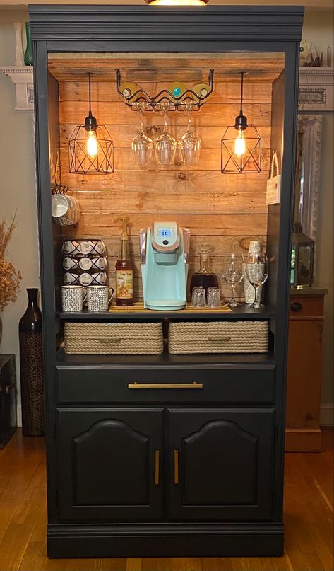 Coffee bar, wine bar Coffee Stations Ideas, Coffee Station Table, Countertop Coffee Station, Coffee Station Ideas Countertop, Coffee Vibes Aesthetic, Coffee Bar Decorations, Coffee Bar In Kitchen, Coffee Bar Hutch, At Home Coffee Bar