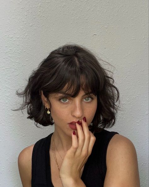 Bob Pendek, Hair Inspiration Short, Penteado Cabelo Curto, Short Hair Haircuts, Short Hair With Bangs, Bob Haircut, Cut My Hair, Hairstyles For Women, Short Bob Hairstyles