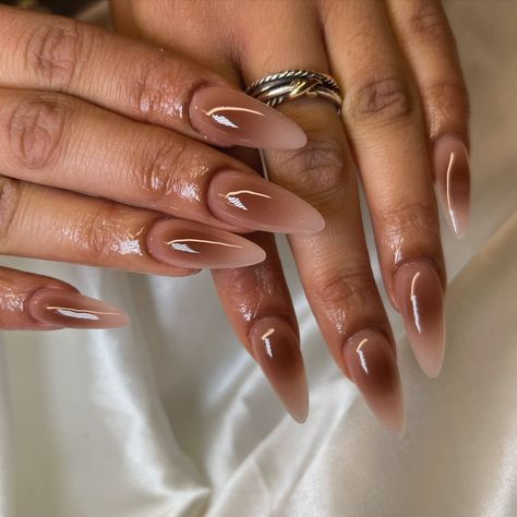 Beautiful Fall Nails 2024 25 Ideas: Chic and Elegant Manicure Ideas Nice Brown Nails, Brown Oval Acrylic Nails, Milky Brown Nails, Aura Nails Brown, Brown And Beige Nails, Brown Beige Nails, Brown Aura Nails, Brown Fall Nails Designs, Cute Brown Nails