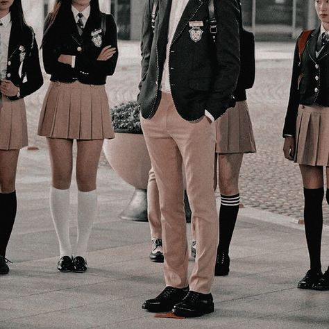 Uniform Outfits Aesthetic, School Uniform Outfits Aesthetic, Uniform Aesthetic, Private School Uniforms, Boarding School Aesthetic, Academy Uniforms, Gallagher Girls, College Uniform, Uniform Outfits