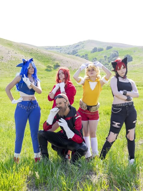 Tails Sonic Inspired Outfits, Sonic Group Costume, Tails Sonic Cosplay, Sonic The Hedgehog Outfit, Sonic And Shadow Cosplay, Sonic Cosplay Ideas, Sonic Halloween Costumes, Sonic The Hedgehog Cosplay, Shadow The Hedgehog Outfit