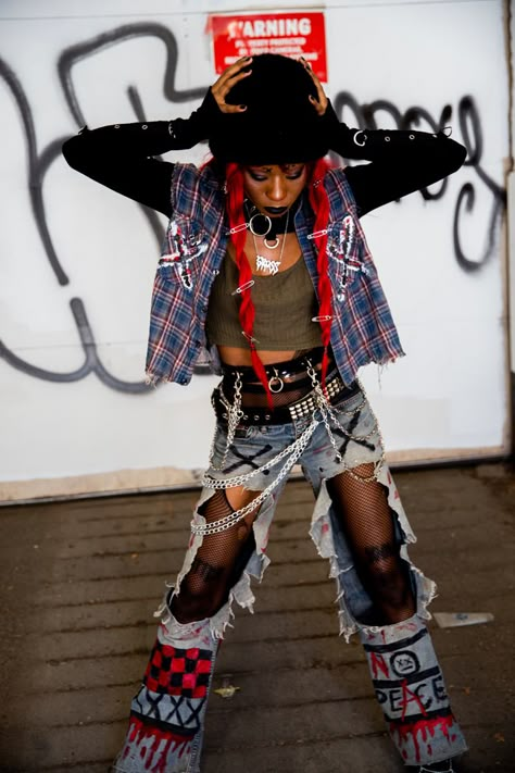 Urban Punk Fashion, Voidpunk Aesthetic Outfits, Retro Punk Outfits, Punk Rocker Aesthetic, Clown Punk Fashion, Afro Alternative Fashion, Black Punk Fashion, Folk Punk Aesthetic Outfit, Alternative Fashion Photography