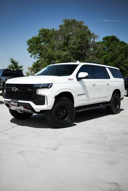 Hurst Autoplex on Instagram: "2023 CHEVROLET SUBURBAN Z71 BUILT IN HOUSE BY AUTOPLEX CUSTOMS  ONLY 2,488 MILES!  3'' ReadyLift Lift Kit 20x9'' Fuel Trigger Wheels 35x12.50R20LT Toyo Open Country AT Tires   STOCK #9191 / $84,788  Available online at HurstAutoplex.com ______________________________________________________________________ #HurstAutoplex #AutoplexCustoms #Chevrolet #Suburban #Z71 #Z71Suburban #ReadyLift #FuelWheels #ToyoTires #LiftedTruck #Truck #Trucks #4x4" Lifted Suburban, Suburban Car, Fuel Wheels, Instagram 2023, Lifted Truck, Chevrolet Suburban, Abayas Fashion, Lift Kits, Luxury Lifestyle