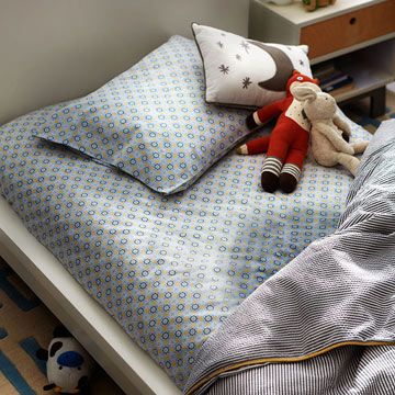 Try these tips to help your child avoid nighttime accidents. Sheets On Bed, Keeping A Diary, Behavior Modification, Children Images, Cozy Bed, How To Clean Carpet, Toddler Preschool, Kotatsu Table, The Truth