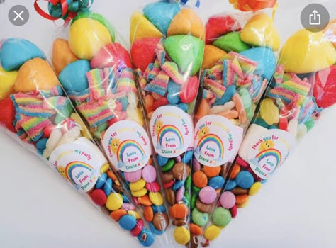 Rainbow Candy Table, Rainbow Giveaways Party Ideas, Candy Theme Goodie Bag, 40th Birthday Party Centerpieces, Rainbow Sweet Cones, Multicolor Party Bag, Rainbow Party Packs, Birthday Candy Table, Sweetie Cones