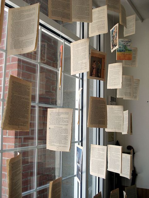 Book Sale Window Display | Flickr - Photo Sharing! Sale Window Display, Book Store Cafe, Cafe Window, Window Display Retail, Library Book Displays, Decoration Vitrine, Bookstore Cafe, Store Window Displays, Sale Windows