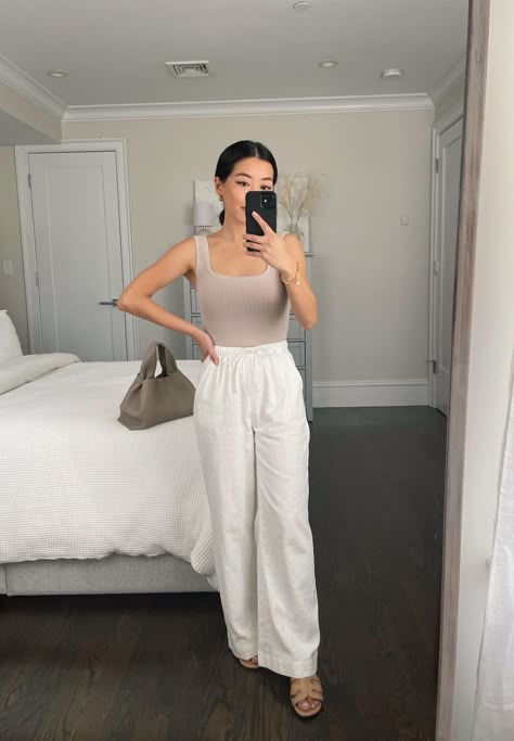 Summer Outfits 2023 Linen Pants, All White Linen Pants Outfit, Styling Cream Linen Pants, How To Style Baggy Linen Pants, How To Style Cream Linen Pants, Abercrombie Linen Pants, Cream Summer Outfits, White Linen Pants Outfit Women, Linen Pants Beige