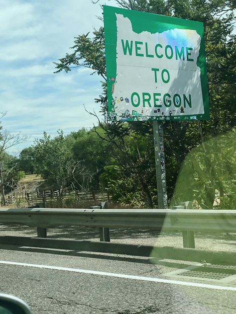 Oregon Aesthetic, Roadtrip Aesthetic, Oregon House, Oregon Life, Oregon Living, Dream College, Oregon Washington, Oregon Travel, Oregon State