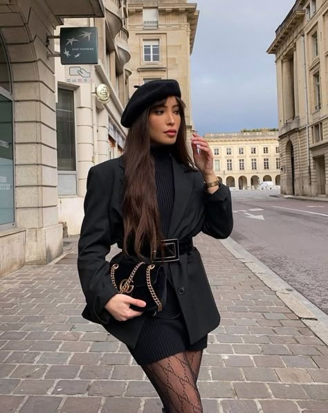 femme fatale on Twitter: "… " Belted Blazer Outfit, Baret Outfit, Chique Outfit, Instagram Symbols, Chique Outfits, Cindy Kimberly, Winter Chic, Paris Outfits, Looks Black