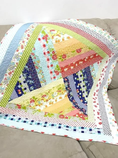 Twisted Jelly Roll Quilt, Half Jelly Roll Quilt Patterns, Jelly Roll Quilt Blocks Free Pattern, Crafts Using Tribeads, Strip Block Quilt Patterns, Ridiculously Easy Jelly Roll Quilt Free Pattern, Half Yard Bundle Quilt Pattern, Jelly Roll Race Quilt Tutorial, Jelly Roll Strip Quilt Patterns