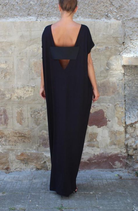 f4a4da9aa7eadfd23c7bdb7cf57b3112desc52953398ri Beach Caftan, Cherry Dress, Dress With Open Back, Dress For Summer, Oversized Dress, Maxi Robes, Caftan Dress, Open Back Dresses, Black Dresses Casual