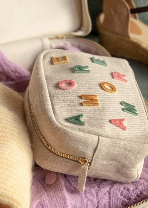 Embroidered Pouch, E Ticket, Embroidered Letters, Diy Bag Designs, Diy Bags Patterns, Vanity Bag, 자수 디자인, Eco Bag, Fabric Bags