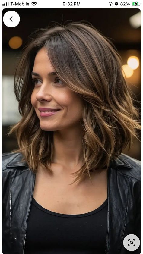 Shoulder Hair Length With Layers, Flattering Shoulder Length Hair, Shoulder Length Brown Hair Side Part, Medium-length Hairstyle, Haircuts For Midsize Women, Women’s Shoulder Length Hair, Shoulder Length With Long Layers, 2924 Hair Trends, Layers Bob Medium