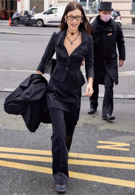 Corp Core, Bella Hadid Outfits, Corporate Fashion, March 4, Geek Chic, 가을 패션, Mode Vintage, Mode Inspiration, Bella Hadid