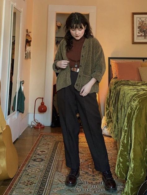 Portland Oregon Womens Fashion, Teachers Fall Outfits, Fem Masculine Outfits Plus Size, Casual Winter Outfits Grunge, Plus Size Date Outfit Winter, Mid Length Skirt Outfit Winter, Masculine Female Outfits Plus Size, Professional Vintage Outfits, Fall Art Teacher Outfits