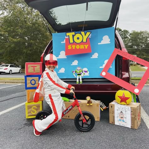 Toy Story Halloween Decorations Diy, Andys Room Trunk Or Treat, Trunk Or Treat Ideas Toystory, Truck A Treat Ideas, You Story Trunk Or Treat, Preschool Trunk Or Treat Ideas, Toy Story Truck Or Treat, Trunk Or Treat Couples Costumes, Diy Toy Story Trunk Or Treat