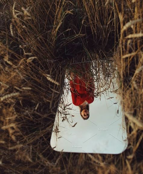 Woman In Red Dress, Mirror Photography, Woman In Red, Reflection Photography, Shotting Photo, Creative Photoshoot Ideas, Photographie Portrait Inspiration, Creative Photography Techniques, Self Portrait Photography