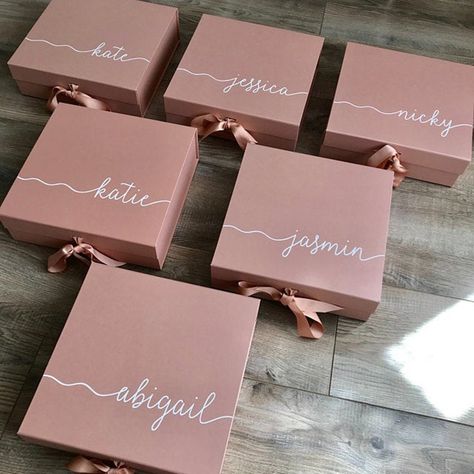 Bridesmaid Proposal Diy, Rose Gold Bridesmaid, Bridesmaid Boxes, Gold Bridesmaids, Bridesmaid Gift Boxes, Offbeat Bride, Bridesmaid Box, Maid Of Honour, Proposal Box