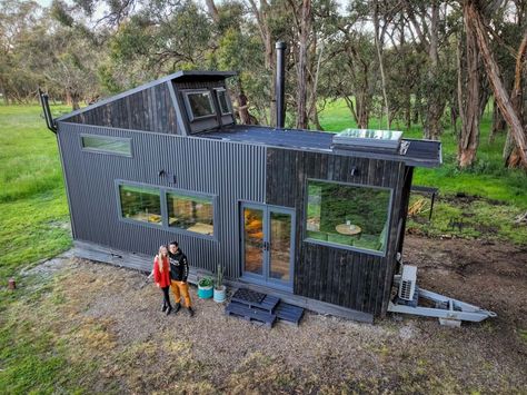 Diy Off Grid, Japanese Tiny House, Off Grid Tiny House, Diy Tiny House, Off Grid Cabin, Small Space Design, Casa Container, Modern Tiny House, Pop Top