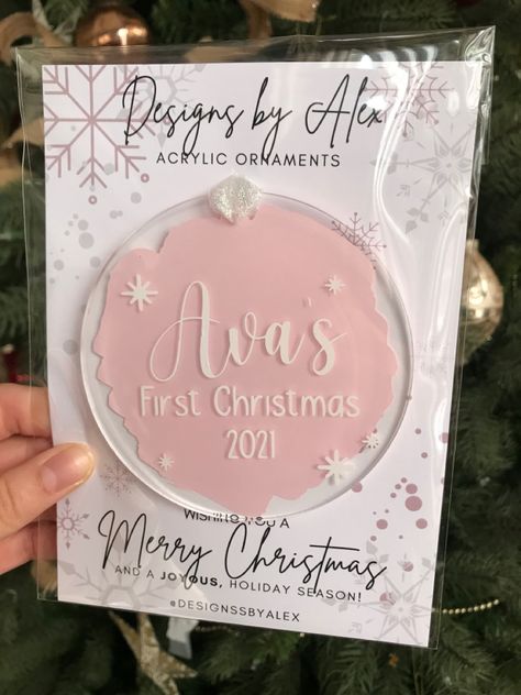 Cricut Projects Christmas, Creative Paper Crafts, Fun Diy Ideas, Cricut Ornaments, Vinyl Ornaments, Cricut Christmas Ideas, Idee Cricut, Christmas Crafts To Sell, Christmas Craft Fair