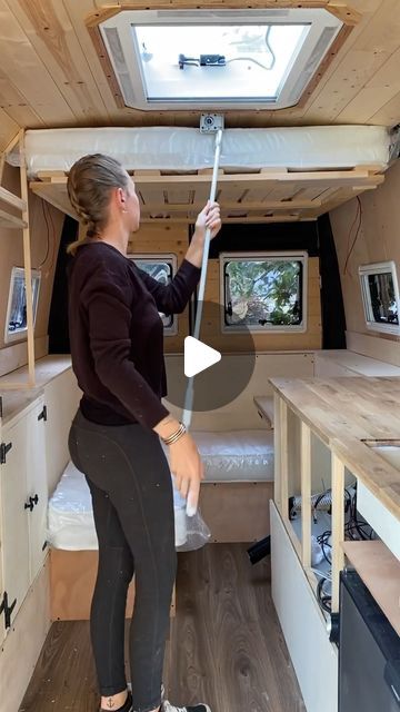 Motor Home Interior, Kombi Trailer, Van Conversion Layout, Small Camper Vans, Campervan Bed, Motorhome Interior, Diy Van Conversions, Camper Beds, Van Bed