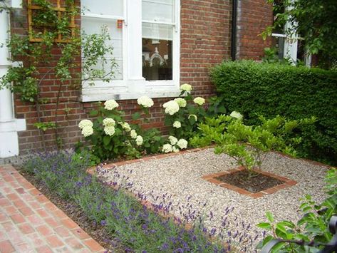 Modern Country Style: How To Create An Amazing Modern Country Front Garden With Zero Space Gravel Front Garden Ideas, Small Front Garden Ideas, Front Garden Ideas, Garden Ideas Uk, Small Front Gardens, Small Japanese Garden, Small Courtyard, Courtyard Gardens, Front Gardens