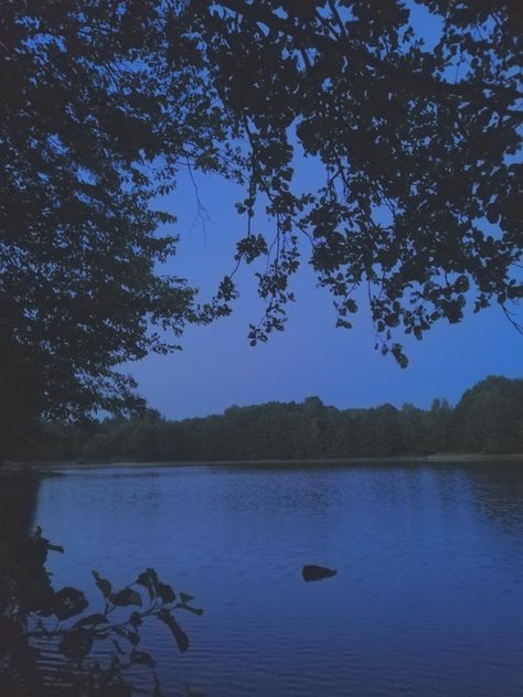 Midnight Lake Aesthetic, Lake Aesthetics Dark, Dark Lake Aesthetic, Creepy Lake, Teen Vacation, Lake At Night, Lake Night, Dark Lake, Lakeside Village