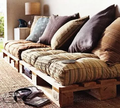 Pallet Floors, Chill Out Room, Teenager Bedroom, Diy Pallet Sofa, Low Sofa, Floor Couch, Pallet Patio Furniture, Study Room Design, Patio Couch