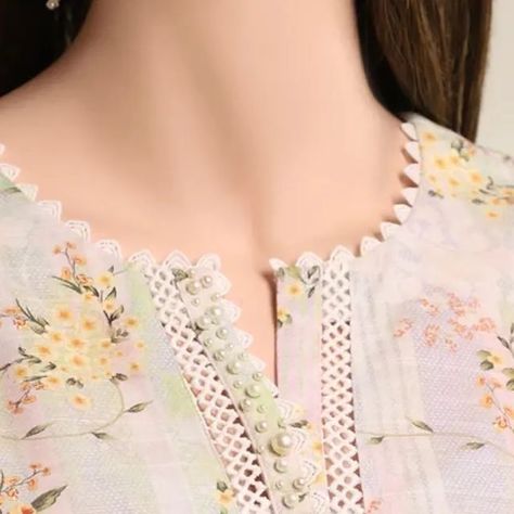 Simple Neckline Designs, Pakistani Neck Designs, Latest Neck Designs For Suits, Kurti Back Neck Designs, Sindhi Embroidery, Fashion Girl Design, Girl Bed, Coord Sets, Gala Design