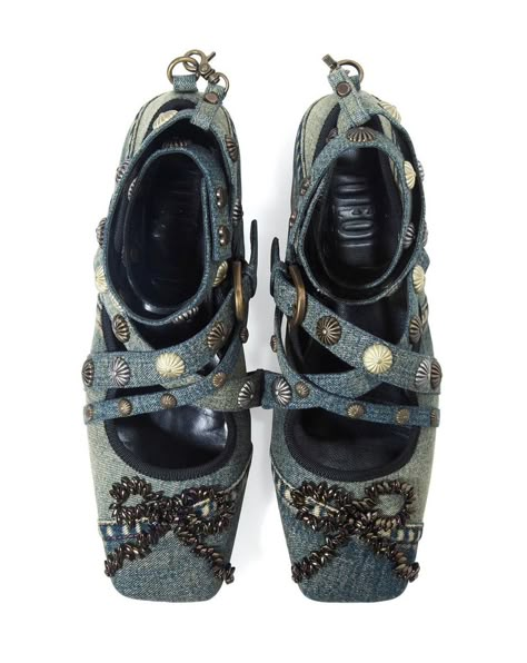 Silly Clothes, Denim Inspiration, Funky Shoes, 1990's Fashion, Couture Details, Upcycled Denim, Shoe Boot Sandals, Ballerina Flats, Dream Shoes