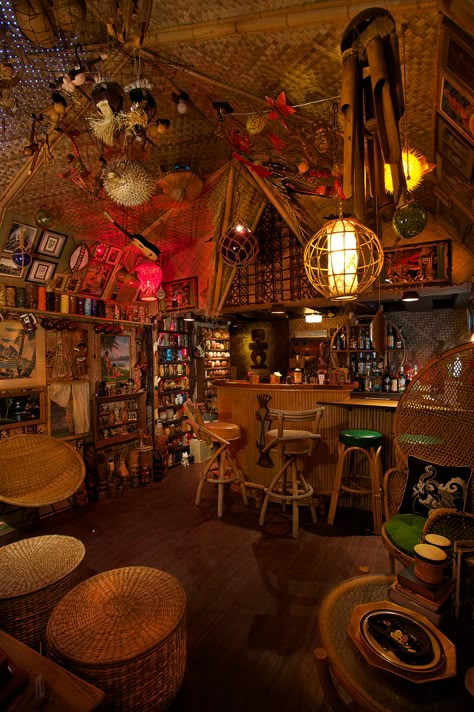 95% Discount Code: BOCADO95 + 1 Month of Business Coaching: http://marketingkgb.com/s-es-posible-mejorar-tus-ventas-un-110/ #MBA #miniMBA #SouthBeach Home Tiki Bar, Tiki Ideas, Huli Huli, Tiki Bar Ideas, Tiki Style, Tiki Bar Decor, Tiki Decor, Enchanted Tiki Room, Tiki Lounge