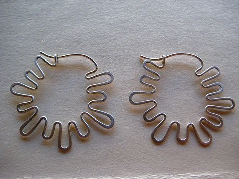 silver hoops | Flickr - Photo Sharing! Astuces Diy, Indie Jewelry, Wire Jewelry Designs, Diy Wire Jewelry, Dope Jewelry, Handmade Wire Jewelry, Homemade Jewelry, Funky Jewelry, Handmade Wire