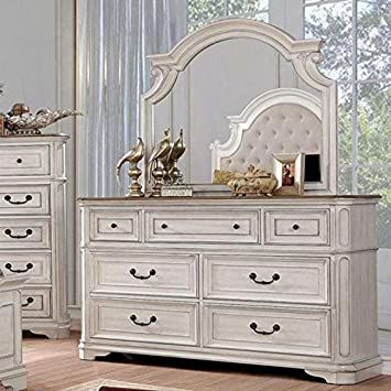 Commode Shabby Chic, White Dresser Bedroom, White Wood Dresser, Antique White Furniture, Cheap Dresser, Farmhouse Dresser, White Chest Of Drawers, Dresser Furniture, Shabby Chic Dresser