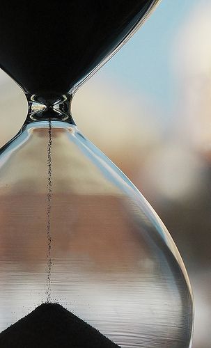 Hourglasses, Time Photography, Black And White Photograph, Grain Of Sand, Foto Art, White Picture, Jolie Photo, Black White Photos, Black N White