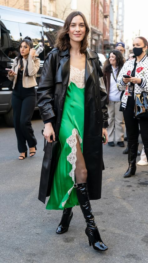 Alexa Chung Style, Stylish Celebrities, Spring Capsule Wardrobe, Maxi Jersey Dress, Alexa Chung, Vogue Fashion, Celebrity Outfits, It Girl, Mode Inspiration