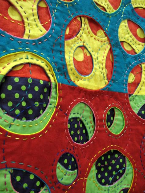 Hand Quilting Technique, Quilt Modernen, Circle Quilts, Reverse Applique, Quilt Show, Textile Fiber Art, Quilting Techniques, Art Quilt, Applique Quilts