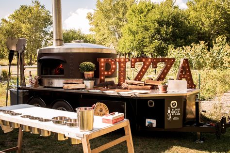 Woodfire Pizza Wedding, Pizza Station Wedding, Woodfire Pizza, Mobile Pizza Oven, Pizza Station, Wood Fire Pizza, Pizza Wedding, Pizza Catering, Rustic Farm Table