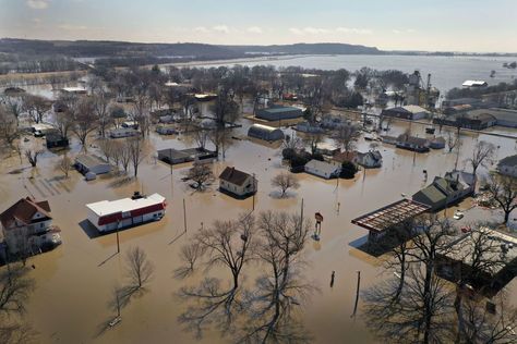 Via @TIME: ‘Unprecedented’ Spring Flood Season to Put 200 Million People in the U.S. at Risk, NOAA Warns Flood Preparedness, Visual Moodboard, Flood Prevention, Nebraska City, Husker Football, Usa People, River Basin, Army Corps Of Engineers, Missouri River